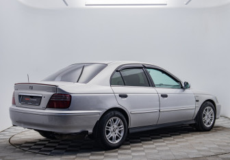 Подержанный автомобиль Honda Accord Sedan 2000 года (5 фото)