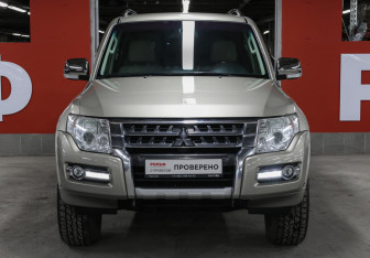 Подержанный автомобиль Mitsubishi Pajero 2017 года (2 фото)