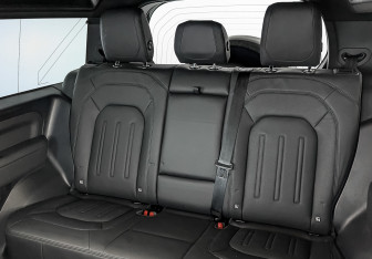 Подержанный автомобиль Land Rover Defender Suv 2021 года (18 фото)