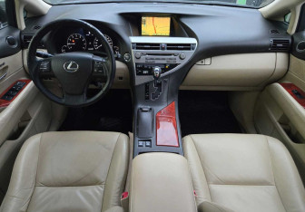 Подержанный автомобиль Lexus RX 2010 года (9 фото)