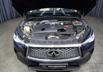 Подержанный автомобиль Infiniti QX50 2018 года (9 фото)