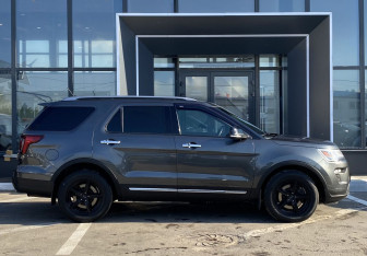 Подержанный автомобиль Ford Explorer 2018 года (4 фото)