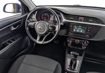 Подержанный автомобиль Kia Rio Hatchback 2021 года (25 фото)
