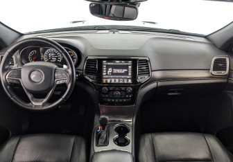 Подержанный автомобиль Jeep Grand Cherokee 2020 года (14 фото)
