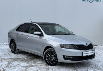 Подержанный автомобиль Skoda Rapid Liftback 2017 года (3 фото)