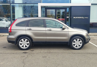 Подержанный автомобиль Honda CR-V 2008 года (4 фото)