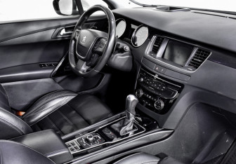 Подержанный автомобиль Peugeot 508 Sedan 2012 года (11 фото)