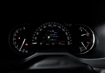 Подержанный автомобиль Toyota RAV4 2021 года (11 фото)