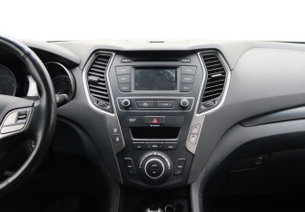 Подержанный автомобиль Hyundai Santa Fe 2015 года (18 фото)