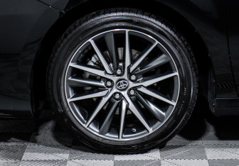 Подержанный автомобиль Toyota Camry Sedan 2023 года (15 фото)