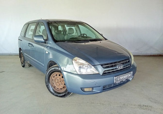 Подержанный автомобиль Kia Carnival 2007 года (3 фото)