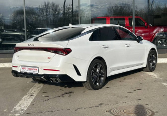 Подержанный автомобиль Kia K5 2024 года (5 фото)