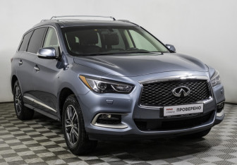 Подержанный автомобиль Infiniti QX60 2016 года (3 фото)