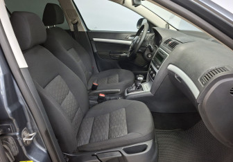 Подержанный автомобиль Skoda Octavia Liftback 2011 года (10 фото)