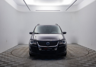 Подержанный автомобиль Volkswagen Touran 2008 года (2 фото)