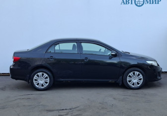 Подержанный автомобиль Toyota Corolla Sedan 2012 года (4 фото)