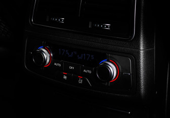 Подержанный автомобиль Audi A6 Sedan 2014 года (15 фото)