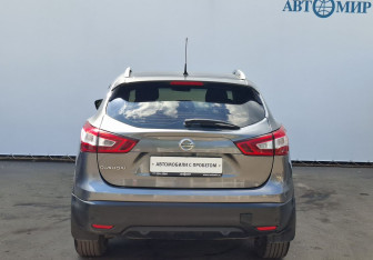 Подержанный автомобиль Nissan Qashqai 2014 года (6 фото)