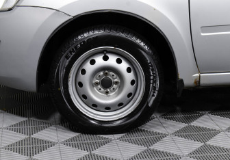 Подержанный автомобиль LADA (ВАЗ) Granta Sedan 2012 года (8 фото)