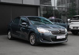 Подержанный автомобиль Citroen C4 Sedan 2013 года (3 фото)