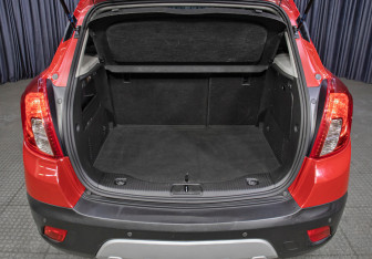 Подержанный автомобиль Opel Mokka 2015 года (10 фото)