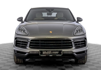 Подержанный автомобиль Porsche Cayenne 2021 года (2 фото)