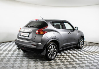 Подержанный автомобиль Nissan Juke 2013 года (5 фото)