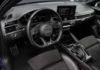 Подержанный автомобиль Audi A4 Sedan 2020 года (12 фото)