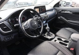 Подержанный автомобиль Kia Seltos 2020 года (13 фото)