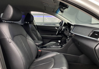 Подержанный автомобиль Kia Optima Sedan 2019 года (31 фото)