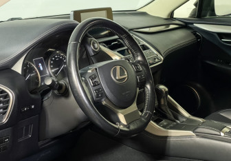 Подержанный автомобиль Lexus NX 2019 года (13 фото)