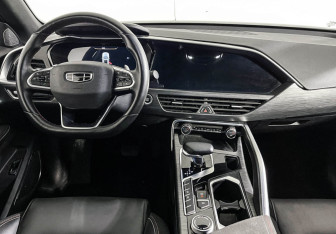 Подержанный автомобиль Geely Tugella 2022 года (12 фото)