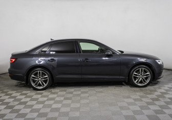 Подержанный автомобиль Audi A4 Sedan 2018 года (4 фото)