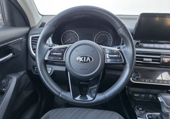 Подержанный автомобиль Kia Seltos 2021 года (12 фото)