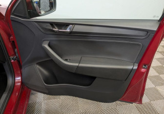 Подержанный автомобиль Skoda Rapid Liftback 2020 года (23 фото)