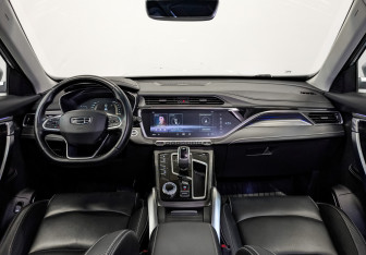 Подержанный автомобиль Geely Atlas Pro 2023 года (13 фото)