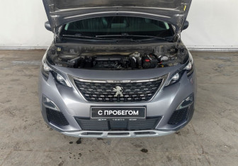 Подержанный автомобиль Peugeot 3008 2017 года (18 фото)