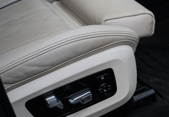 Подержанный автомобиль BMW X7 2020 года (8 фото)