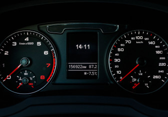 Подержанный автомобиль Audi Q3 2016 года (24 фото)