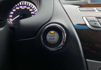 Подержанный автомобиль Infiniti JX 2013 года (17 фото)