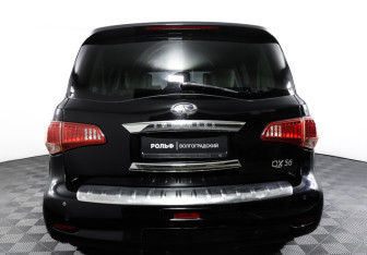 Подержанный автомобиль Infiniti QX56 2012 года (6 фото)