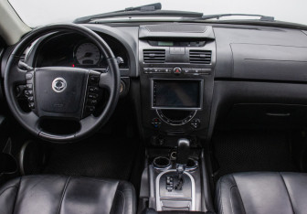 Подержанный автомобиль SsangYong Rexton 2008 года (13 фото)