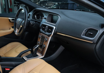 Подержанный автомобиль Volvo V40 Cross Country 2019 года (7 фото)