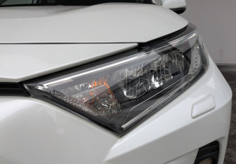 Подержанный автомобиль Toyota RAV4 2021 года (11 фото)