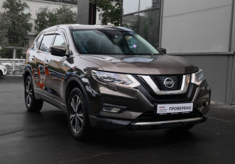 Подержанный автомобиль Nissan X-Trail 2021 года (3 фото)