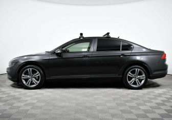 Подержанный автомобиль Volkswagen Passat Sedan 2020 года (3 фото)