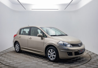 Подержанный автомобиль Nissan Tiida Hatchback 2012 года (6 фото)