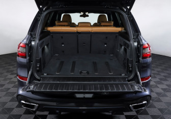 Подержанный автомобиль BMW X5 2019 года (10 фото)