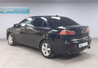 Подержанный автомобиль Mitsubishi Lancer Sedan 2007 года (7 фото)