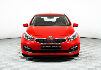 Подержанный автомобиль Kia Ceed Hatchback 2016 года (2 фото)